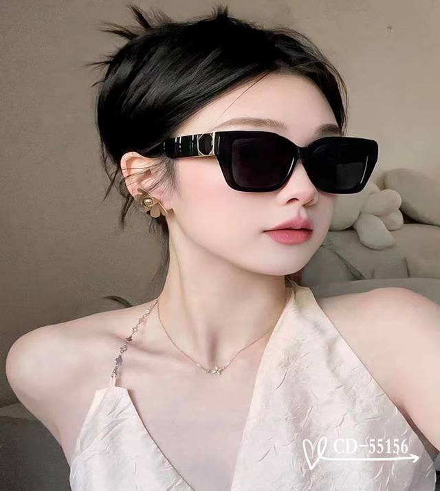 法国迪奥-Dior . 宝丽来树脂偏光镜片 . Tr90镜架轻便佩戴舒适 . Size 58-17-142， . 款太阳镜减轻强光负担，遮挡有害光线防辐射，出行