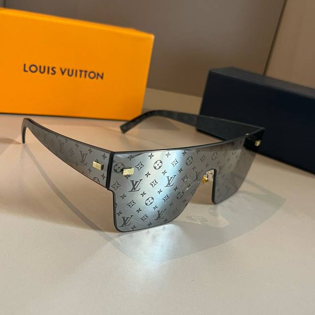 Lv Z2205U老花 Louis Vuitto*