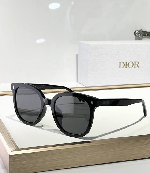 Dior Model: Cd 0249S Size：54口22-148