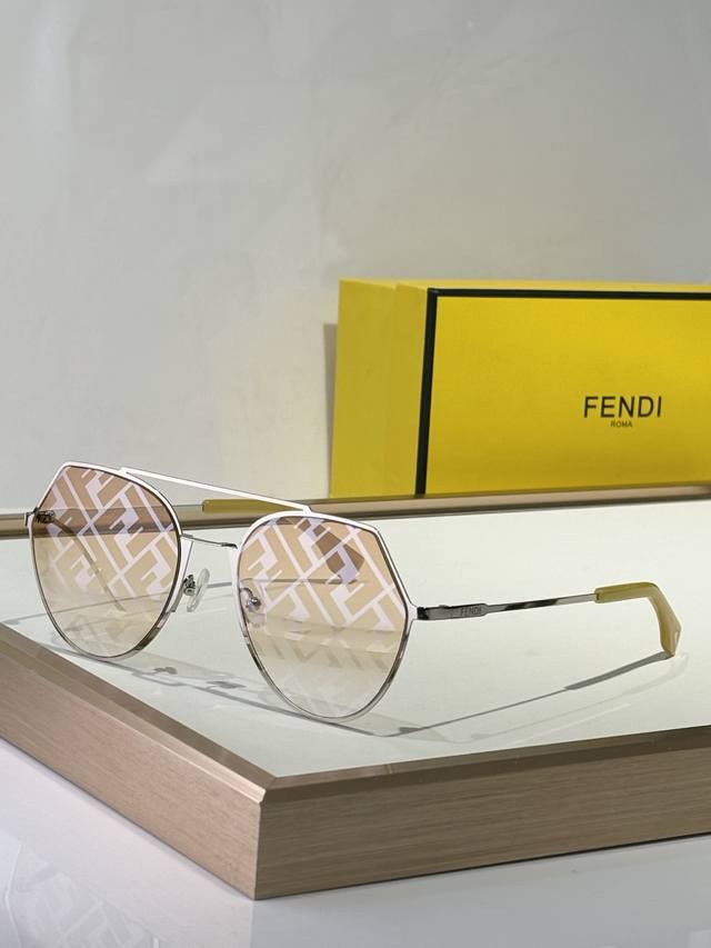 Fendi Mod:Ff0329 简简单单就感觉很高级 Size:53-20-140