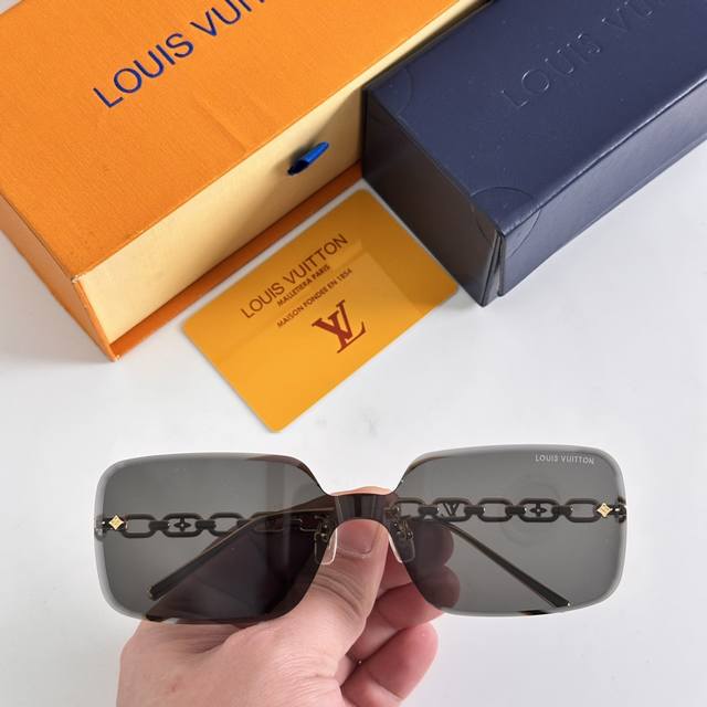 Louis Vuitton 新款 型号：Z2033U 尺寸：148口0-137