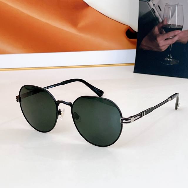 Persol Model：Po2486 Size：54口18-140