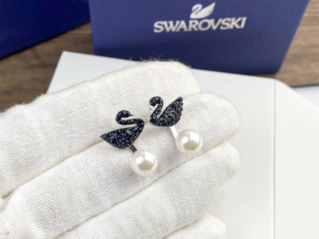 施华洛世奇#Swarovski 神秘黑天鹅耳环[飞吻]高贵迷人～独立优雅～专柜一比一订制，材质与专柜一致给人全新的视觉效果..