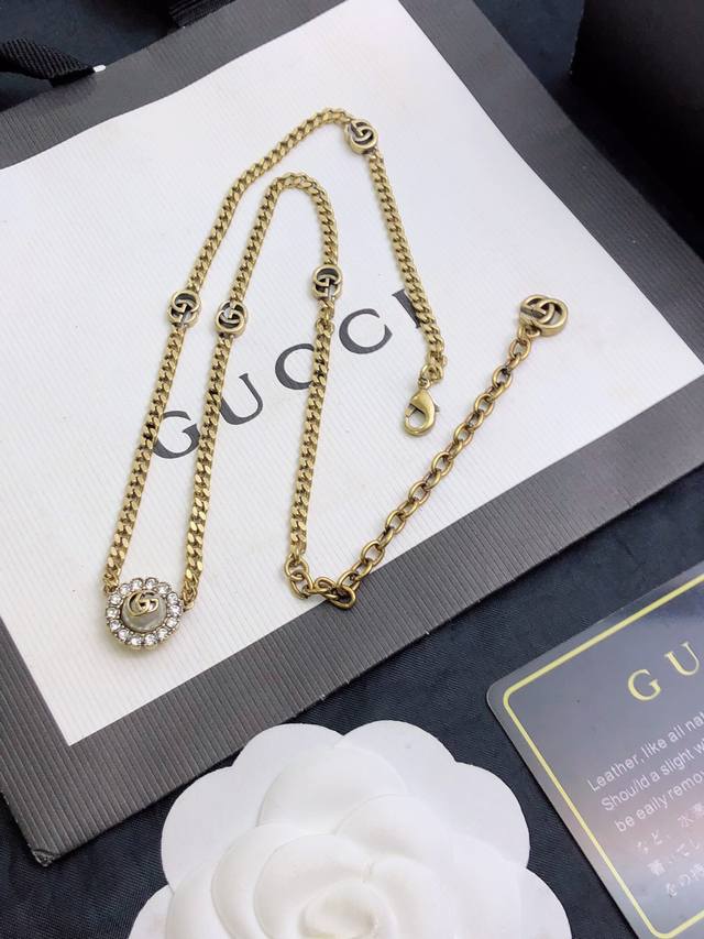 Gucci 新款项链 双G别致 百搭 装饰起来都十分好看！Real貌美又实用 囤起来～