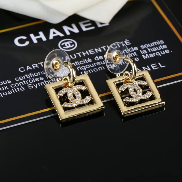 小香 Chanel 新款 耳环 专柜同步上市 双C 耳钉 精工打造原版一致黄铜材质