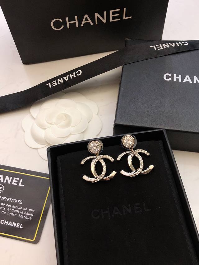 Chanel 香奈儿耳环 Earring Jewelry 原单品质扭纹Cc耳环 双C扭纹镶钻耳环 简约百搭高级 时髦精必备单品