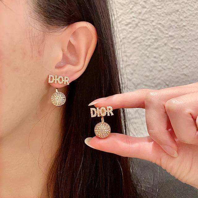 Dior 迪奥 中古 耳环 专柜一致上新 精选原版一致 黄铜材质 甜美气质高