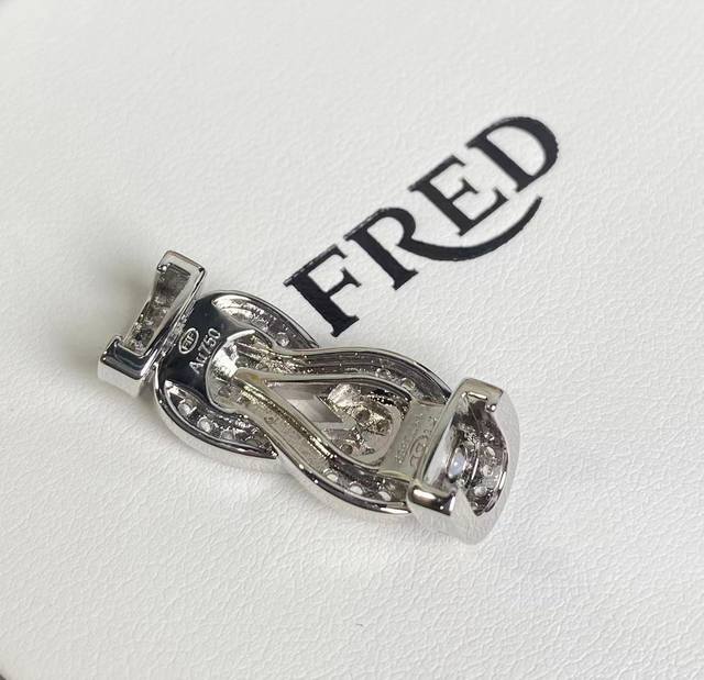 新款 Fred-人手必备红绳手链 满钻双8大号扣头扣红绳手链，过年搭配新宠~ 本命年身上就是要带点红，红红火火 情侣手绳必须推荐~ 闺蜜款也是很不错的选择 旺旺