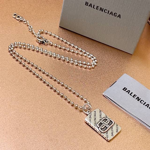 原单货新品 巴黎世家项链 Balenciaga 新款项链专柜一致 细节做工精细 每个细节流程到位 设计工艺精细 火爆款出货 设计独特 复古风格 巴黎世家项链