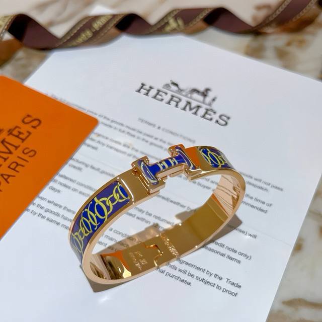 Hermes 爱马仕手镯 原版定制 手环 珐琅工艺太考验师傅的手艺了 要确保色泽手工制作好 高端定制 女神 都爱爱马仕火爆手镯 超精赞 各路女神 明星 同款 高 - 点击图像关闭