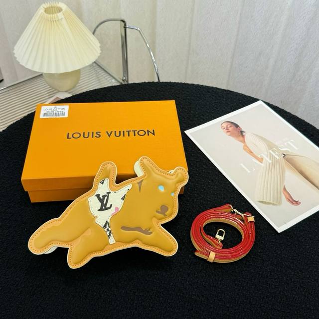 新款 三色现货供应 Dog On Strap手袋 M83342 Louis Vuitton 路易威登Lv 小狗包包 斜挎包 路易威登与 Tyler 合作系列倾情