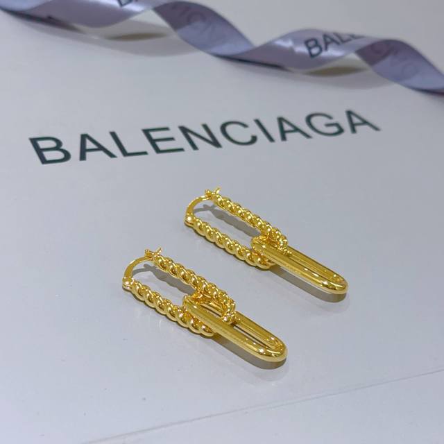 Balenciaga 巴黎世家耳钉 王炸系列 专柜同步 更新 简约圈口叠加造型耳环 经典造型搭配 设计感十足 搭配衣服绝绝子