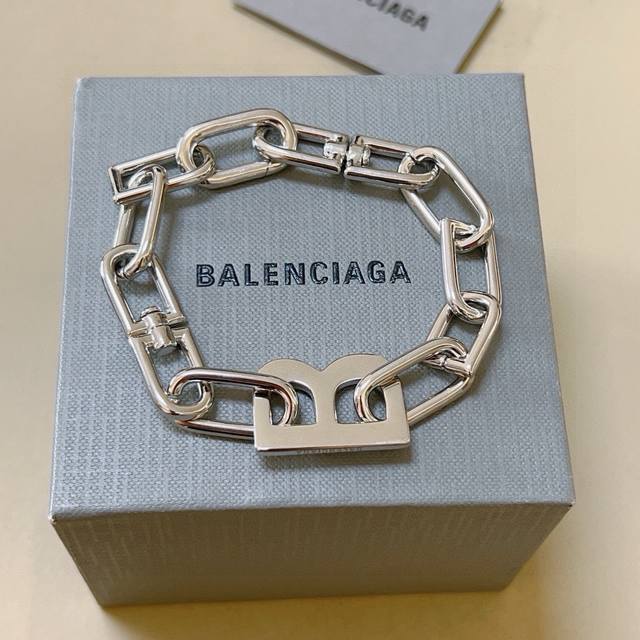 原单货新品 巴黎世家 Balenciaga手链专柜一致巴黎世家手链 男女火爆款出货 设计独特 前卫 男女必备！