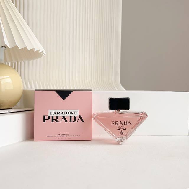 原单品质 普拉达Prada 香水Prada我本莫测、新款香氛 香水新品 Prada 普拉达一Paradoxe 女士香水川 Prada 的 Paradoxe 是一