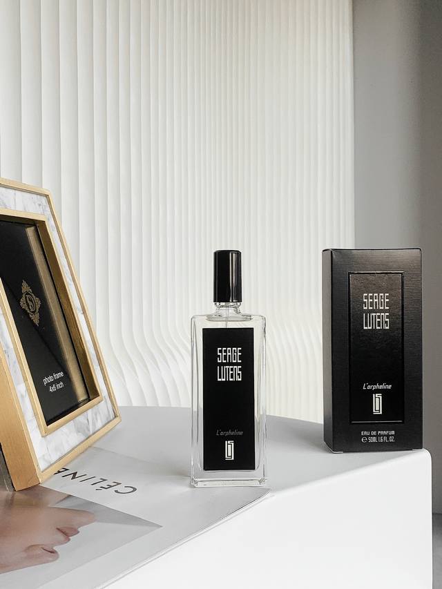 高品质 芦丹氏孤儿怨浓香水50Ml Serge Lutens L'orpheline卢丹氏孤儿怨 前调：焚香 麝香 中调：树脂 檀木香 后调：白麝香 我即将破碎