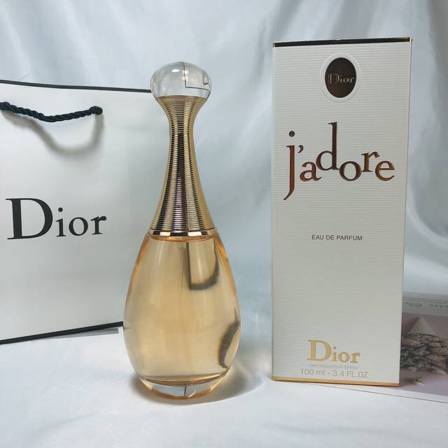 高品质 迪奥真我女士浓香水100Ml 奢华而精致，Dior迪奥真我纯香香氛于芳香之中极致提升花香调的浓郁、诱人气息，令多种花香精油谐美交融：香甜、活力的大马士革 - 点击图像关闭