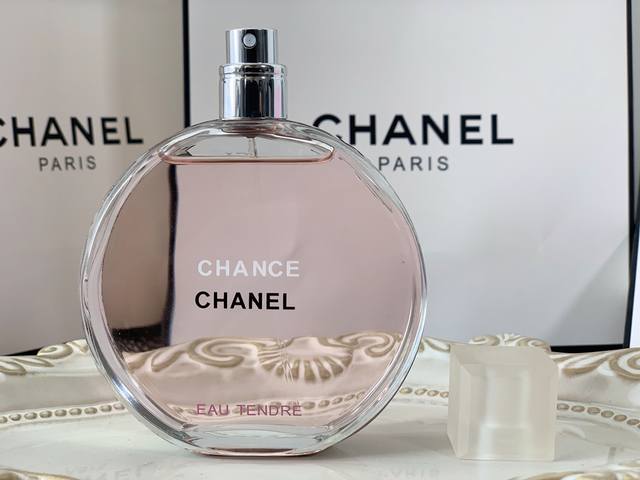 高品质 香奈儿粉色邂逅淡香水100Ml Chanel 邂逅系列-粉色柔情淡香水，香奈儿粉色邂逅Edt前调：葡萄柚中调：风信子，茉莉后调：雪松，鸢尾草，麝香这款属