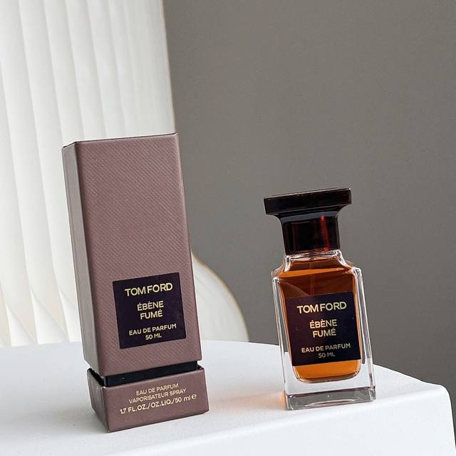 高品质 Tf烟熏乌木浓香水50Ml Tom Ford新香水 Ebene Fume香评｜烟熏乌木刚入手了Tom Ford新出的éBèNe Fumé，直译过来是烟熏