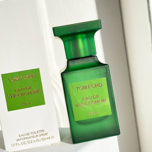 高品质 Tf限定绿瓶绿意时光浓香水100Ml Tom Ford Vert Boheme 绿意时光香水！是一款绿色调 淡雅花香中性香水！整体水润 清雅 融入低甜度