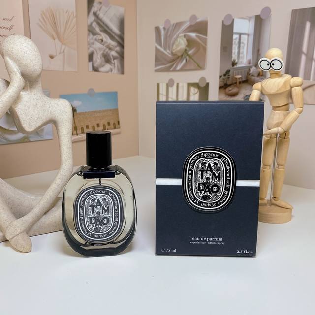 高品质 蒂普提克礼盒黑标檀道淡香精75Ml Diptyque Tam Dao Eau De Parfum,2013 品牌：蒂普提克 调香师：Daniel Mol