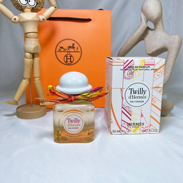 高品质 爱马仕Twilly白帽子丝巾浓香水85Ml 爱马仕最新香水｜Twilly Ginger有没有姐妹们和我一样不喜欢喝姜茶，但对于姜糖就很喜欢~上个月看见爱